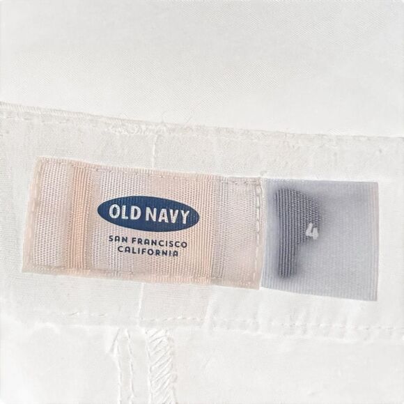 3 for $30! Old navy women's Green chino Shorts - Picture 3 of 6